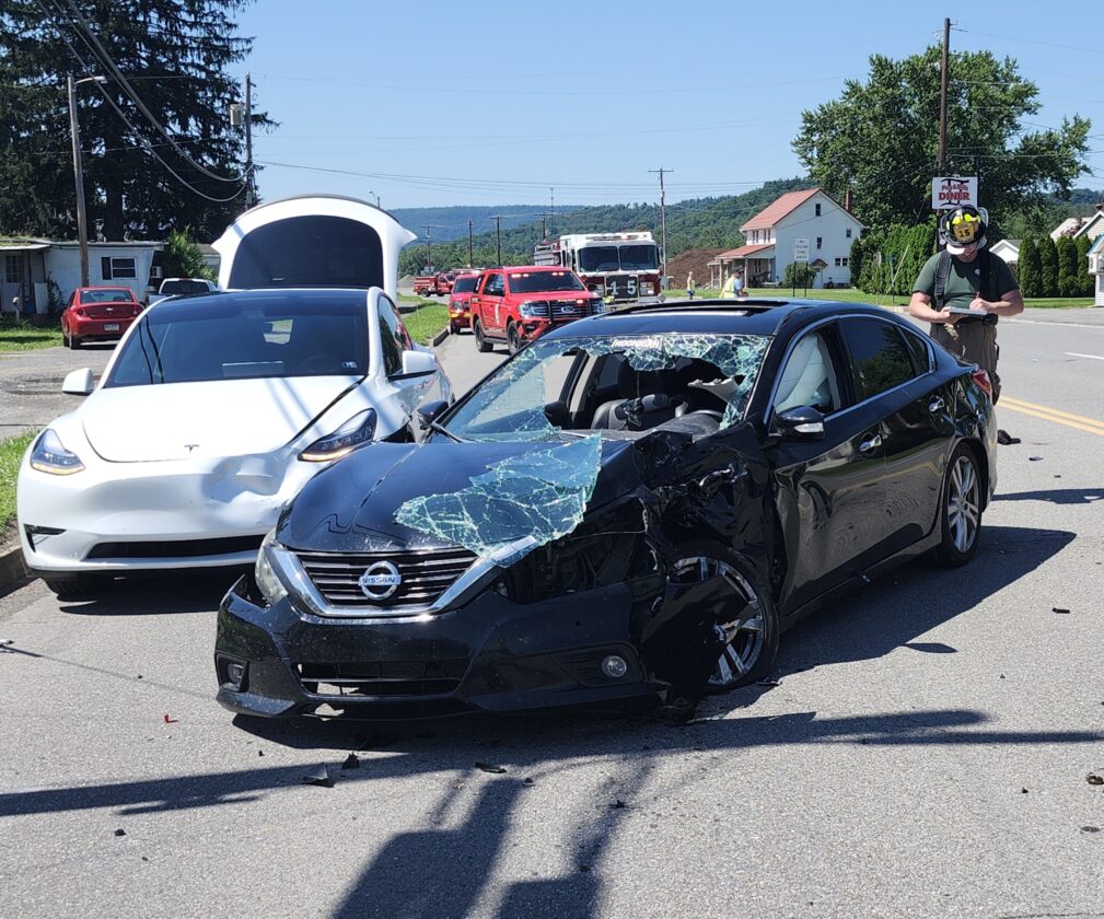 ★ノリアキ　ANCELLM DOUBLEGAUZE CRASH Motorcyclist killed, two others injured in violent Lycoming